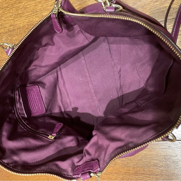 Coach Kelsey crossbody pebble leather handbag